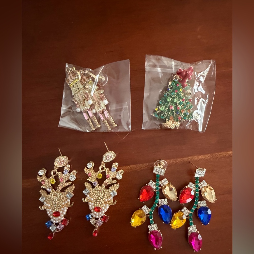 Colorful Multi-Stone Holiday Earrings - Gold Tone